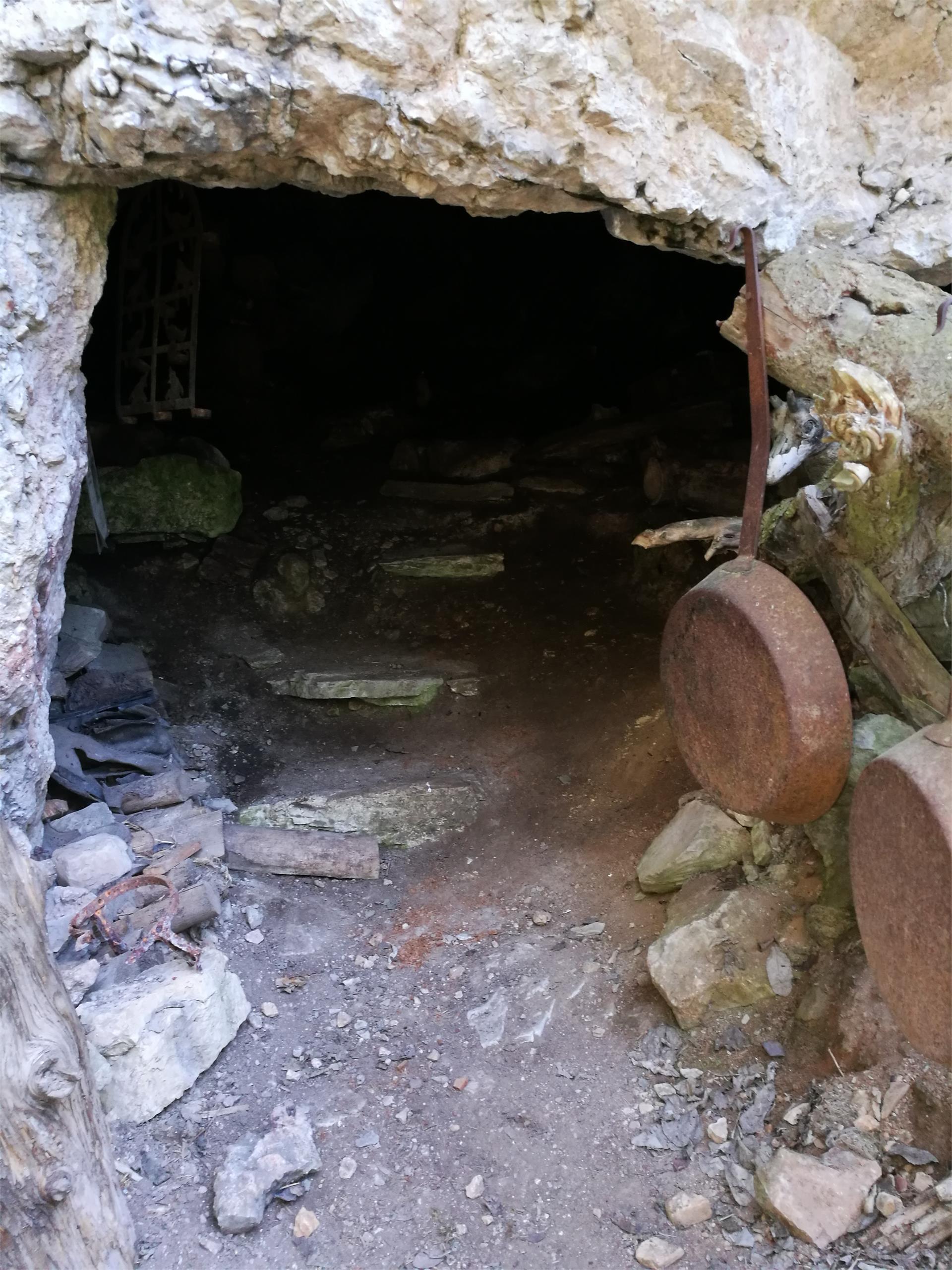 Vom Völser Weiher zur Migg Höhle Völs am Schlern 6 suedtirol.info