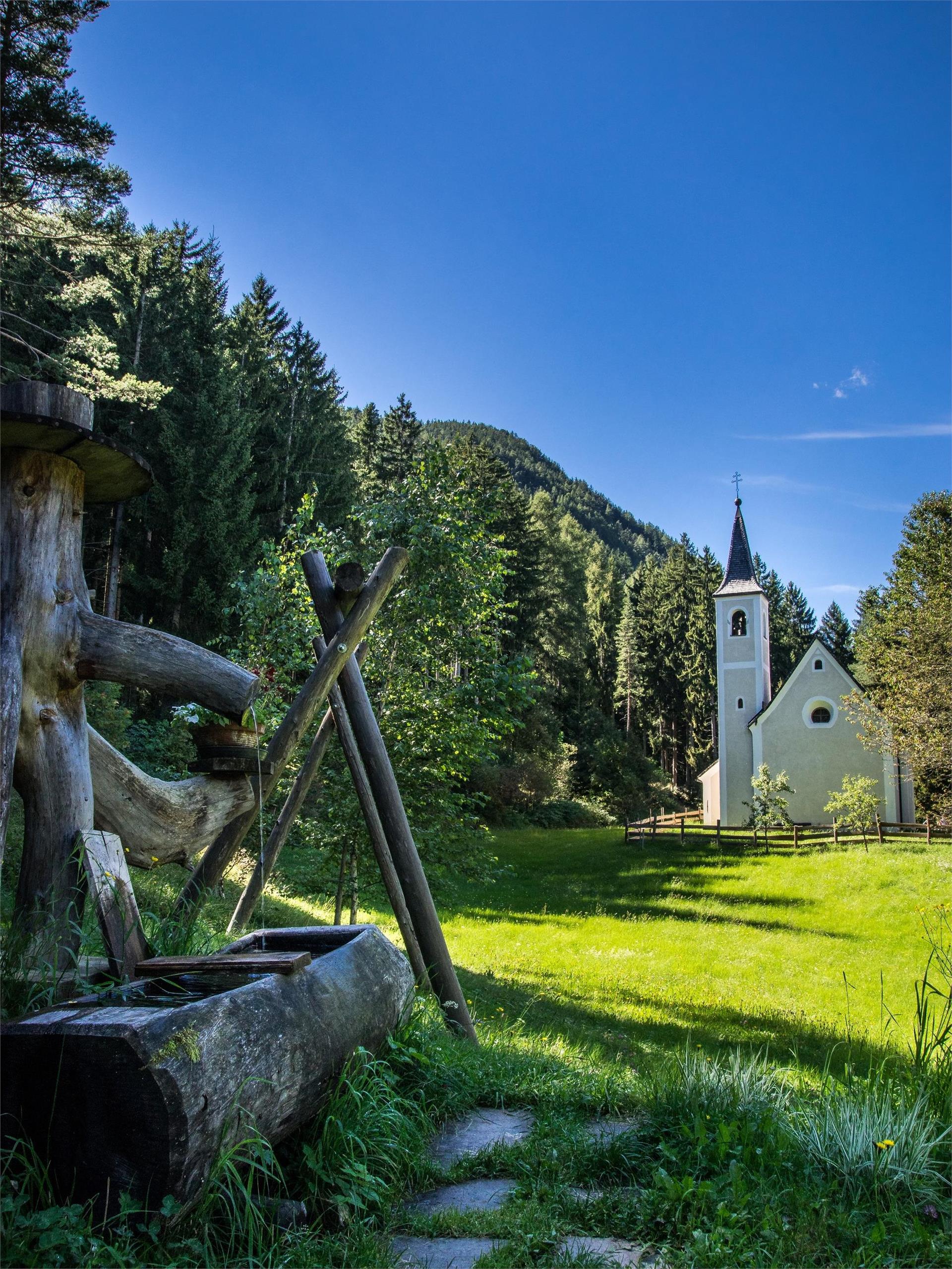 From Villanders to the St. Anna Chape Villanders/Villandro 1 suedtirol.info