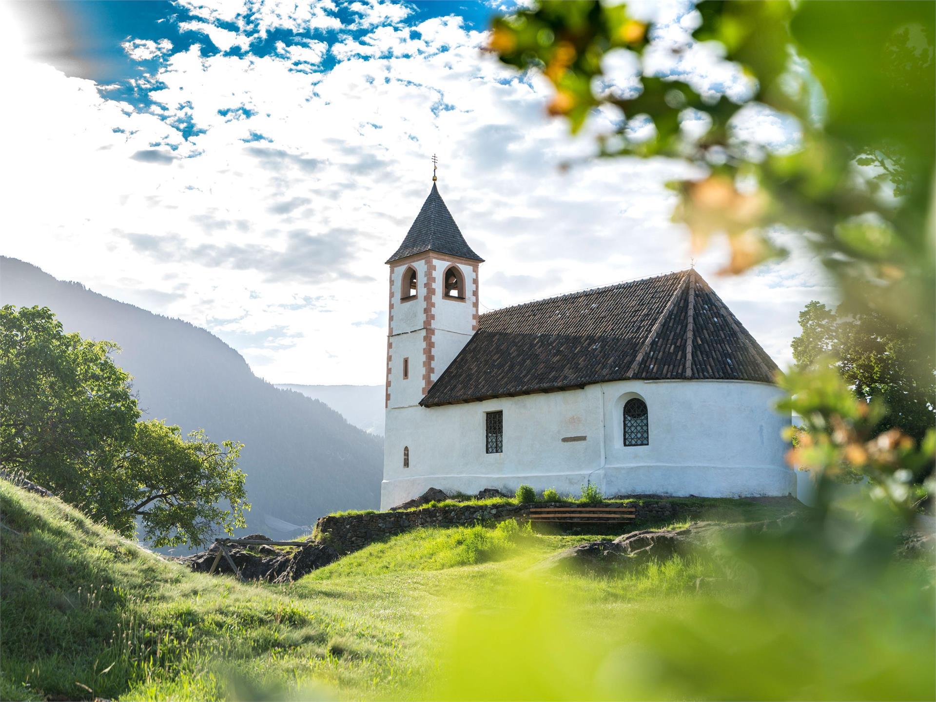 Da Tesimo alla Chiesa di Sant'Ippolito a Narano Tesimo 1 suedtirol.info