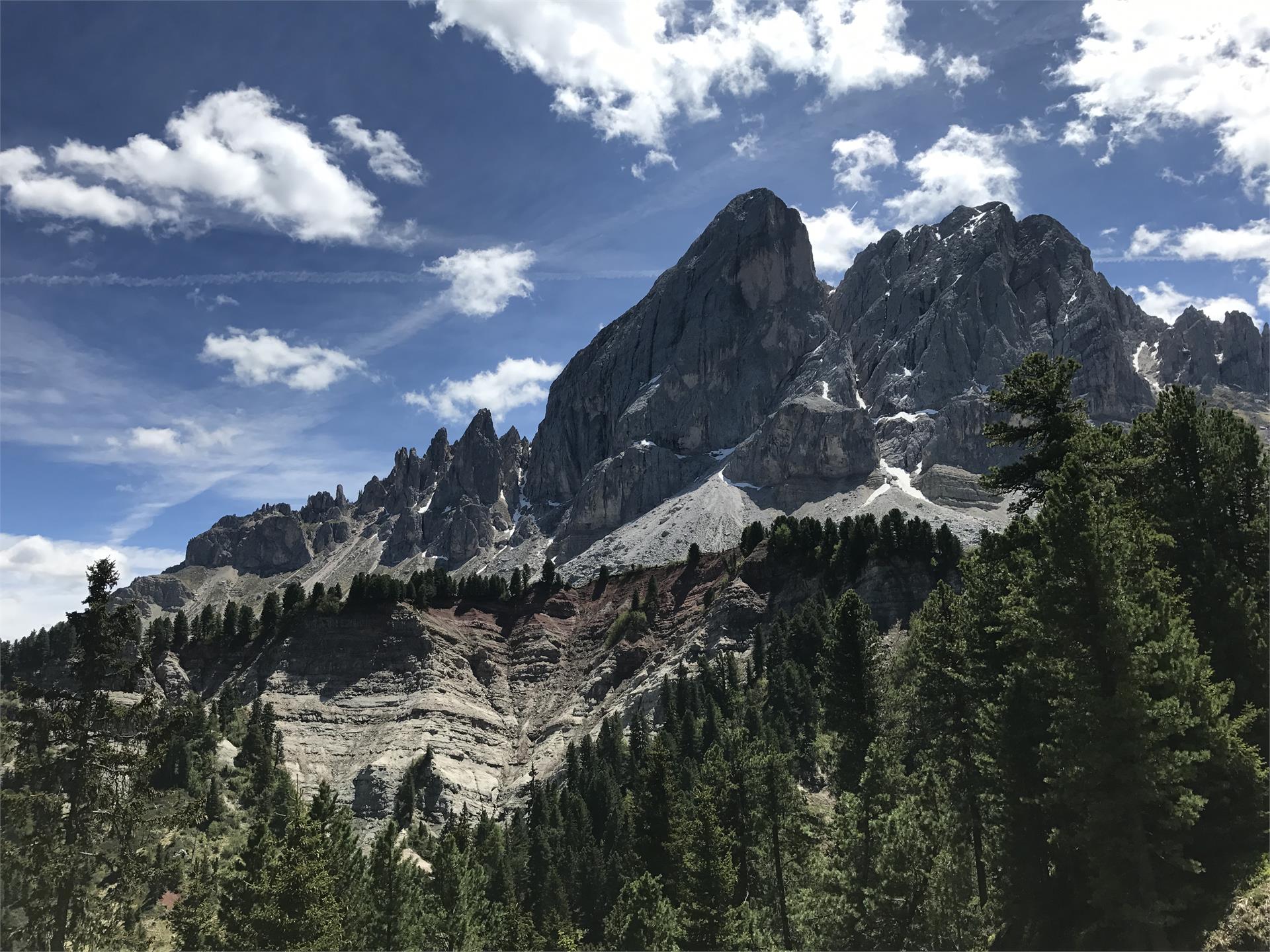 Hike from Würzjoch ridge to the Peitlerkofel mountain San Martin /San Martino 2 suedtirol.info
