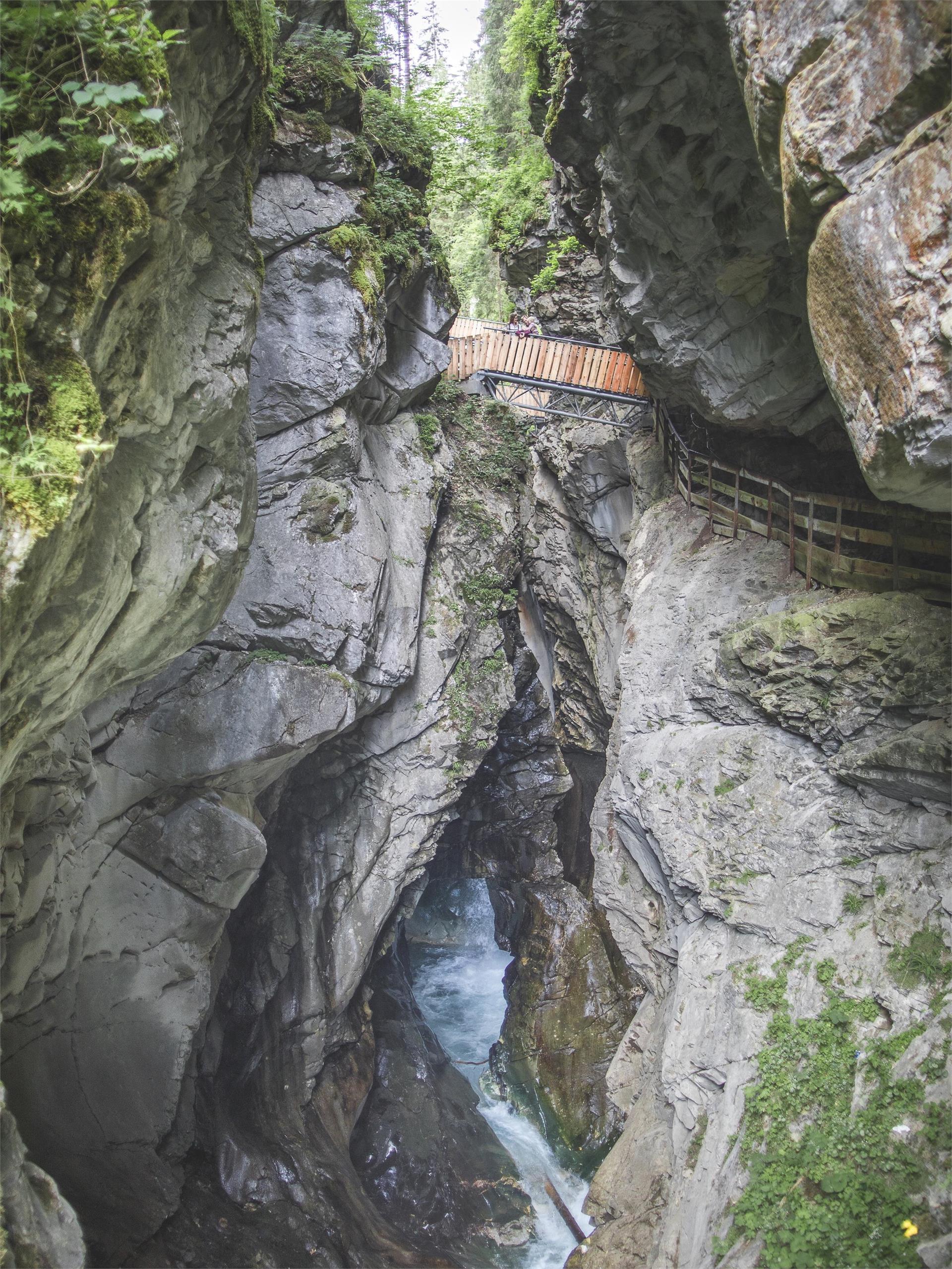 Wanderung in der Gilfenklamm Ratschings 1 suedtirol.info
