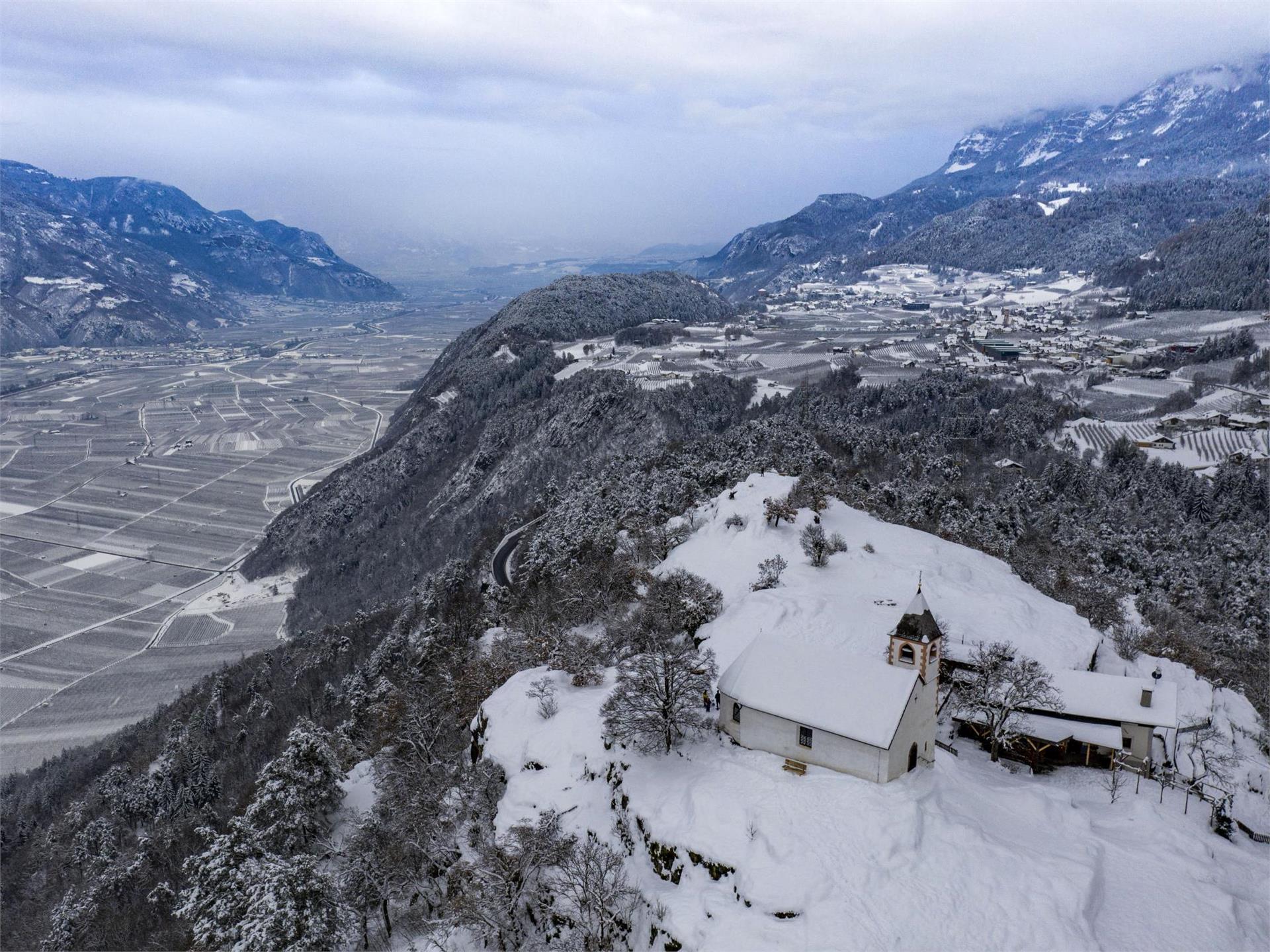 Escursione invernale alla Chiesa di Sant'Ippolito a Narano Tesimo 2 suedtirol.info