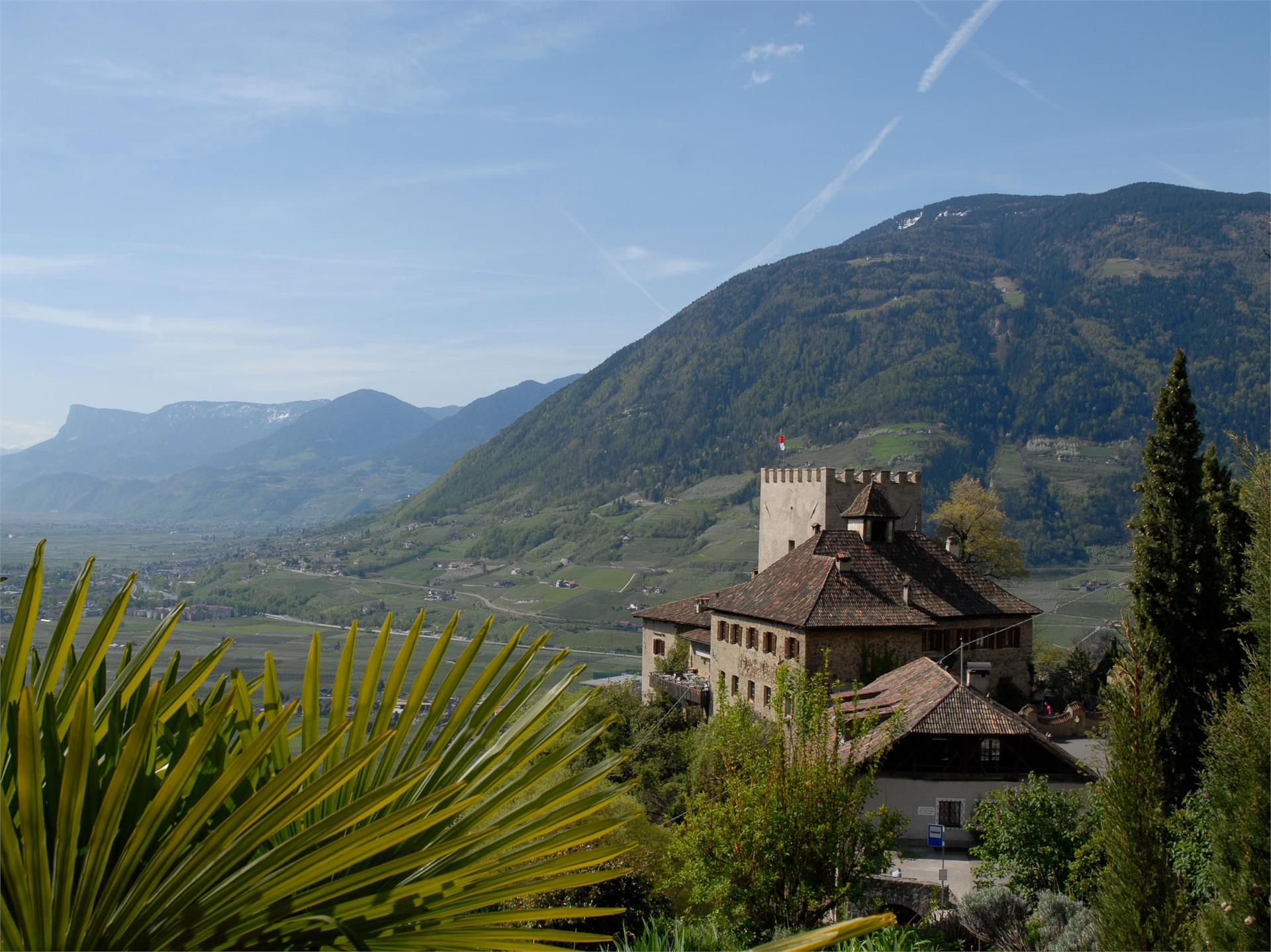 Hike to Thurnstein Castle Tirol/Tirolo 1 suedtirol.info