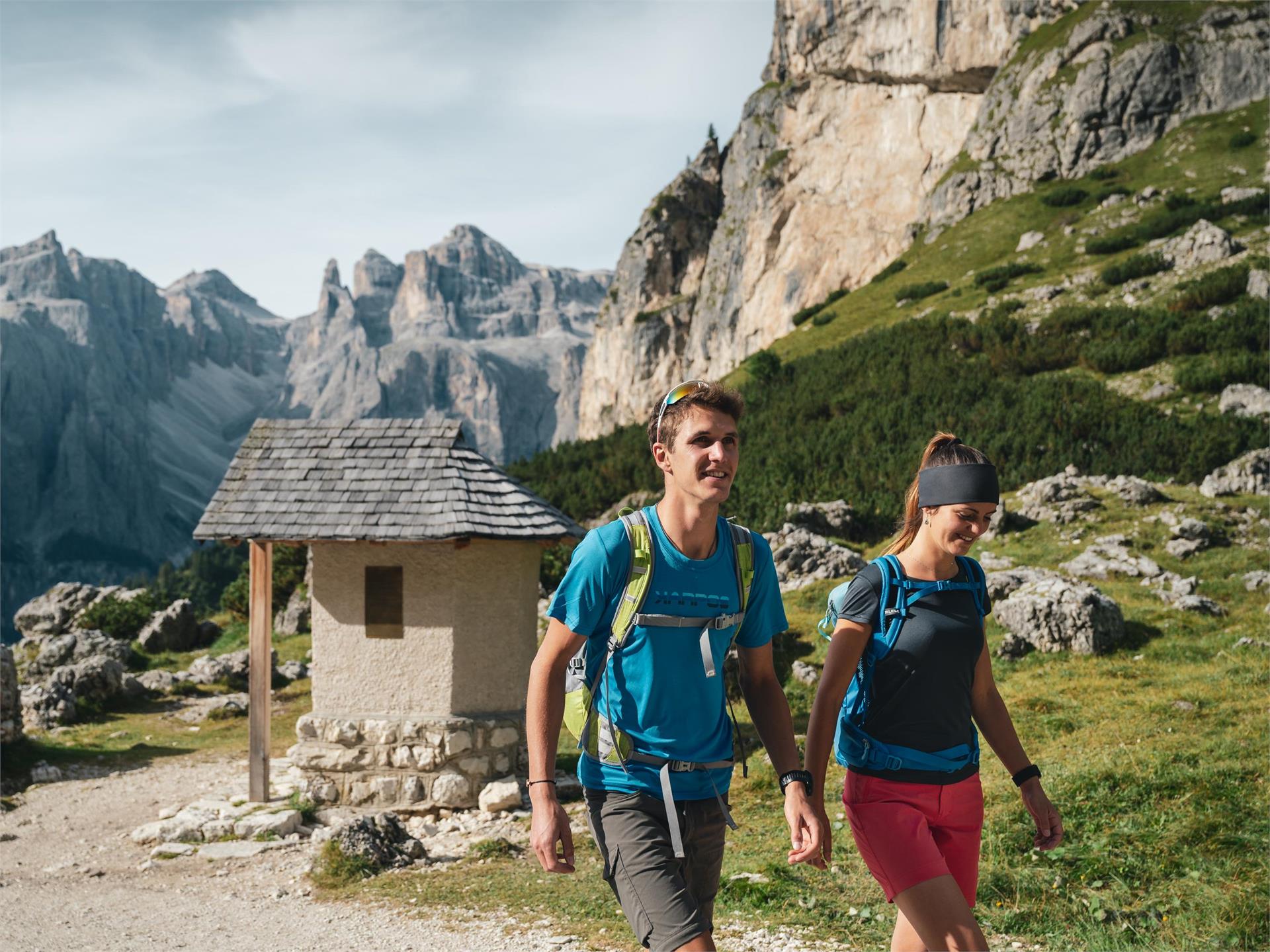 Wanderung im Puez - Geisler UNESCO Naturpark Corvara 3 suedtirol.info