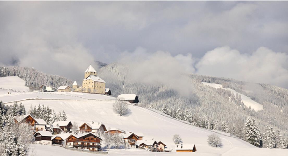 Winter hike from San Martin across Lovara - Preroman to Costa and back San Martin /San Martino 1 suedtirol.info
