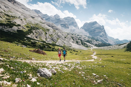 Hike from San Cassiano to the Fanes Plateau La Val 2 suedtirol.info