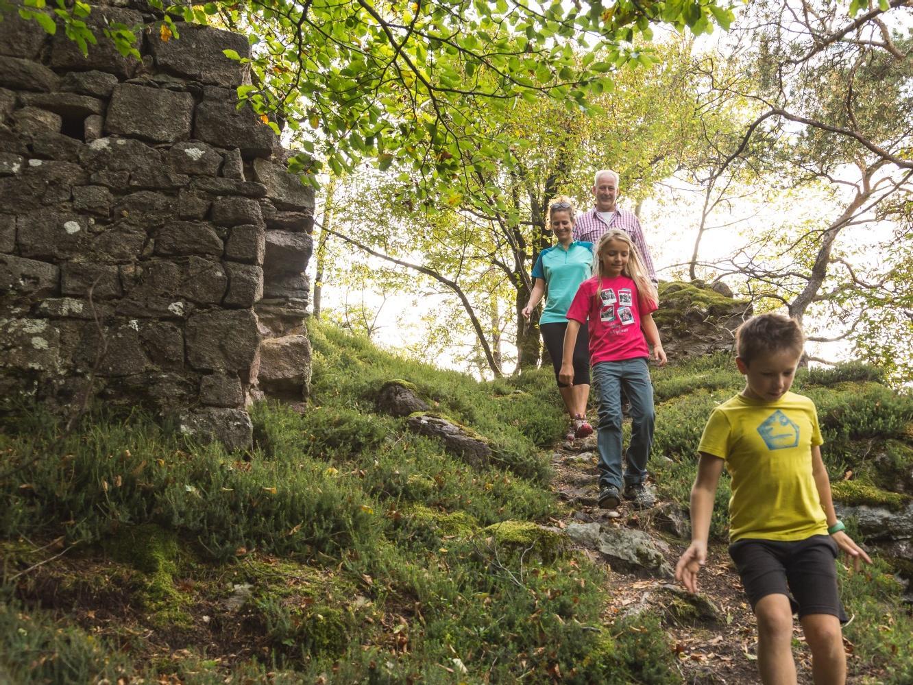 Camminata Rovina Neuhaus-Monticolo-Helfenberg Appiano sulla Strada del Vino 1 suedtirol.info