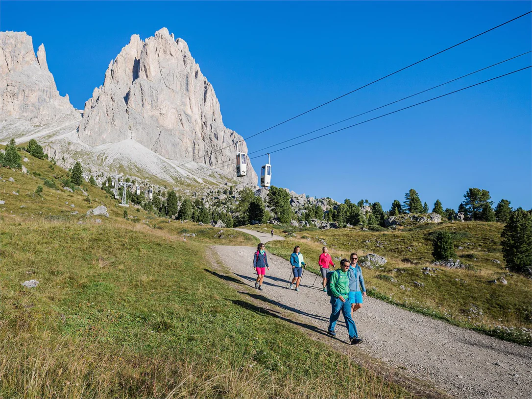 Hike from S. Cristina to Passo Sella