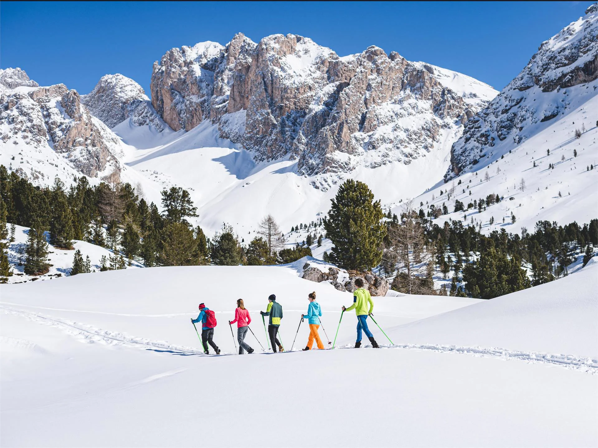 Winter hike admiring the Odle Group Sëlva/Selva 7 suedtirol.info
