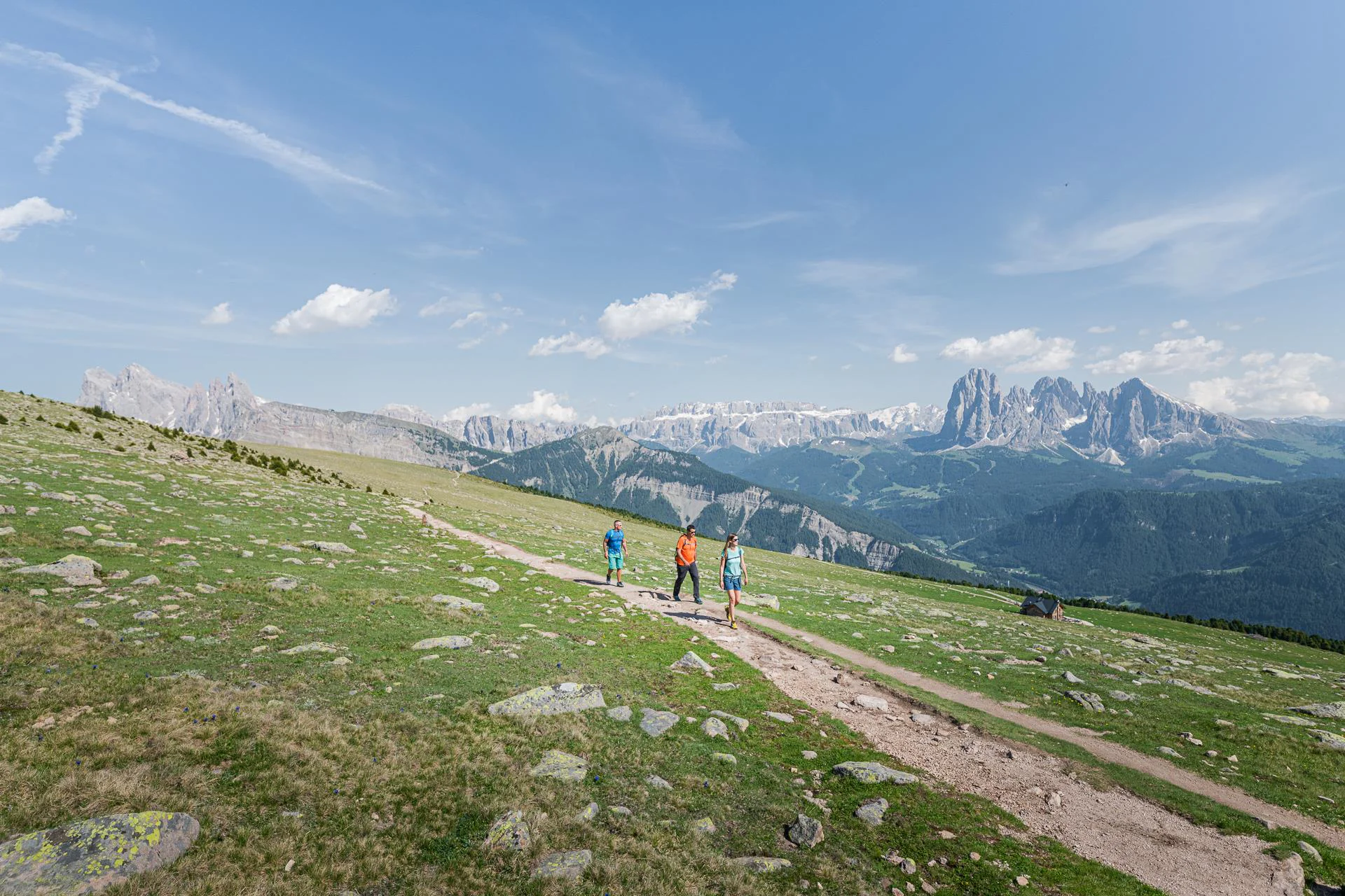 Escursione da Furnes fino alla capella Santa Croce Ortisei 4 suedtirol.info