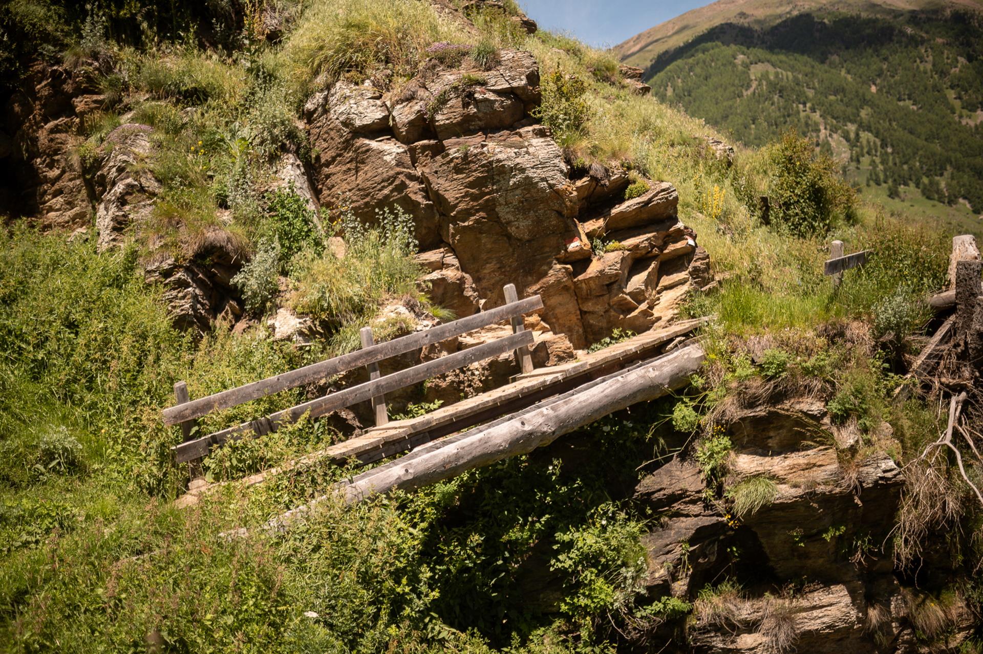 "Neuwaal" irrigation channel path Schlanders/Silandro 2 suedtirol.info