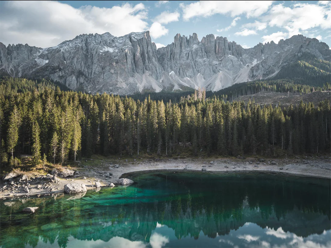 Hike from Lake Carezza to Passo Costalunga