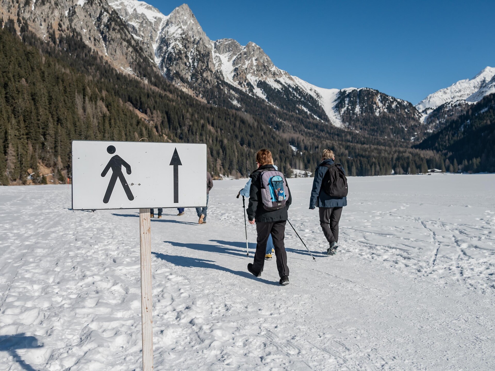 Winter hiking trail at Lake Antholz - Dolomites Region Kronplatz/Plan de Corones - #2 - suedtirol.info