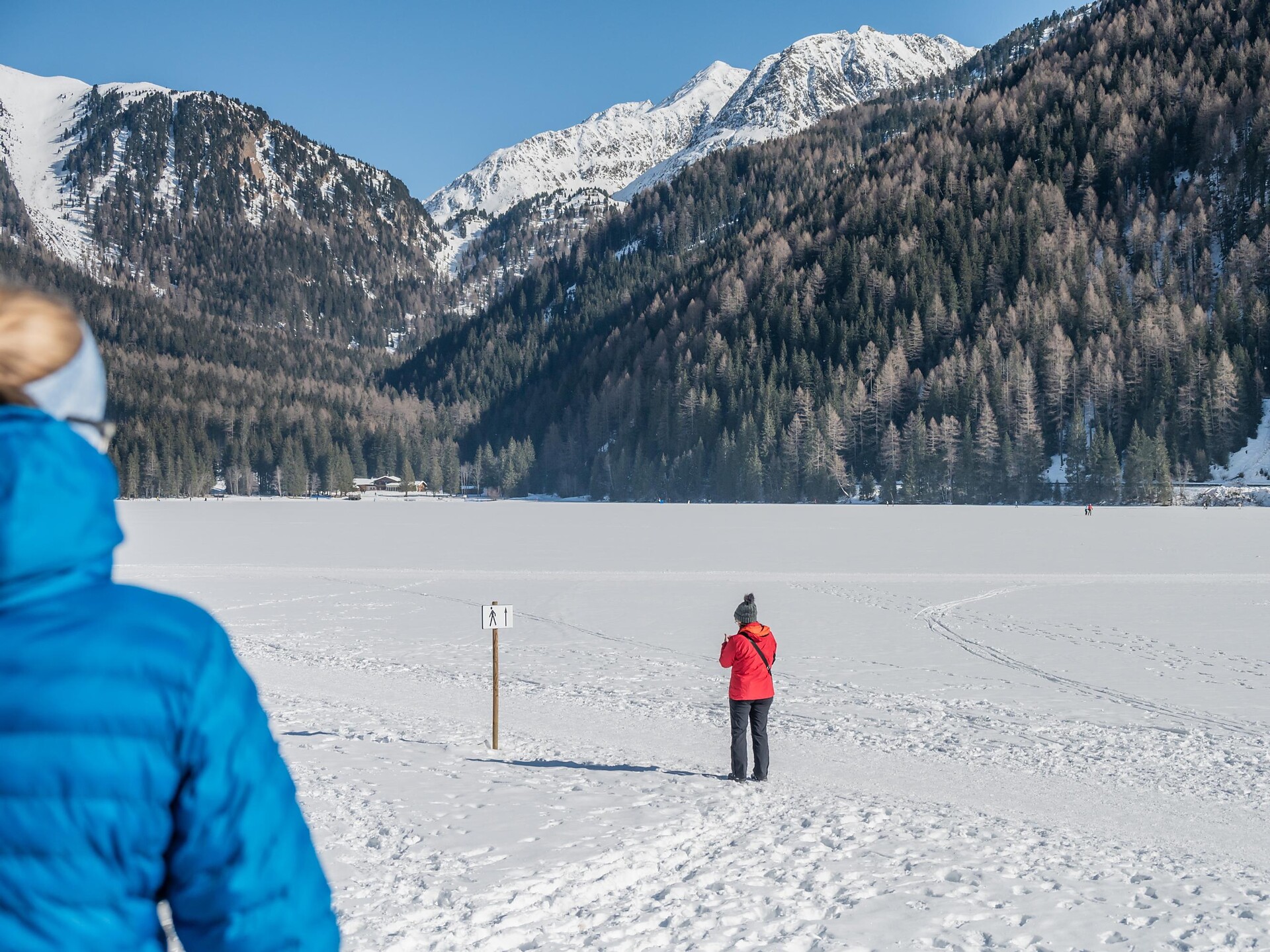 Winter hiking trail at Lake Antholz - Dolomites Region Kronplatz/Plan de Corones - #3 - suedtirol.info