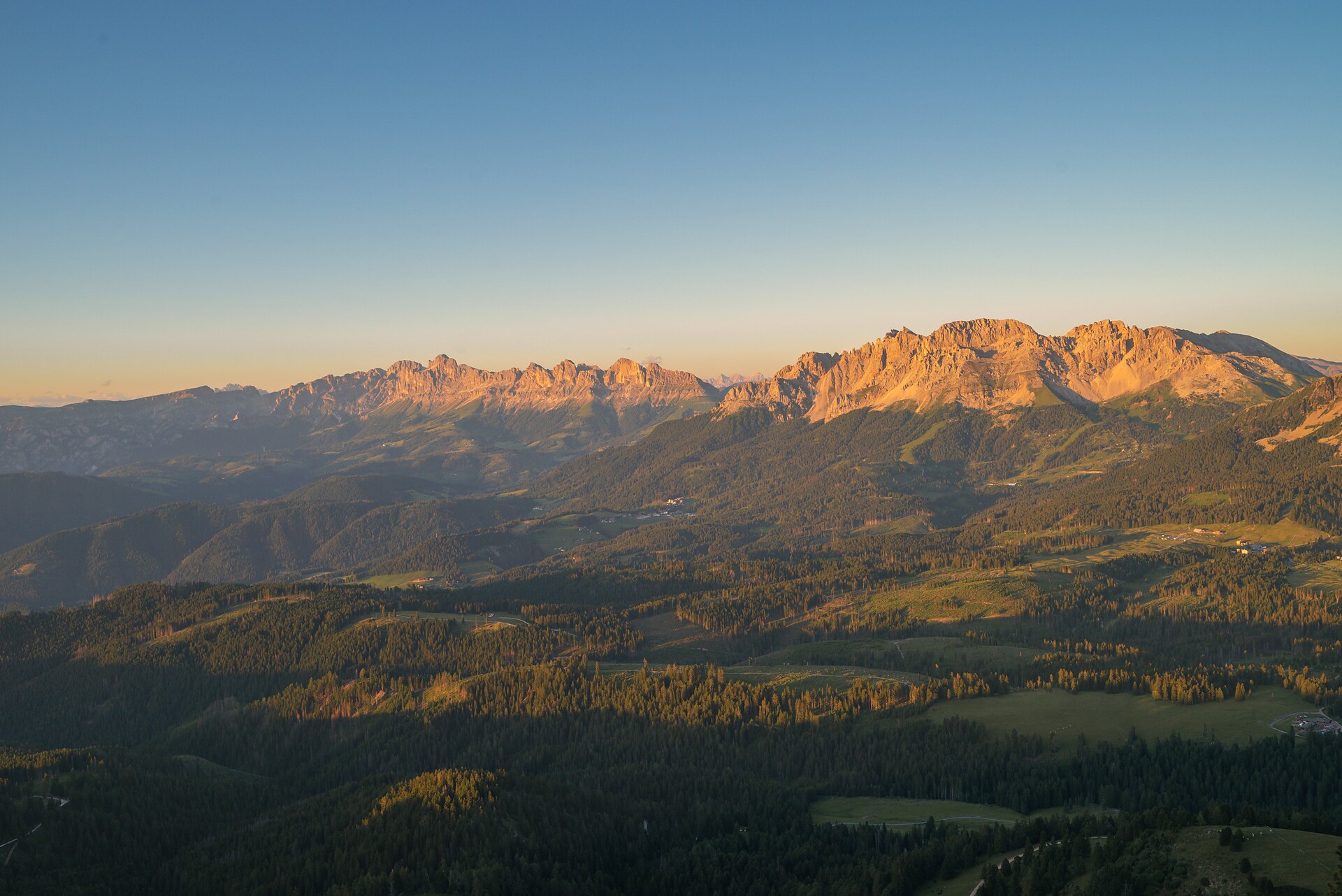Hike from Passo Oclini at the top of the Corno Bianco -  - #3 - suedtirol.info