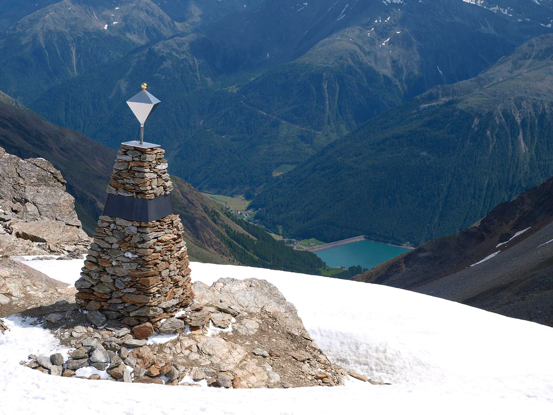 Hiking trail to the place of discovery of Ötzi