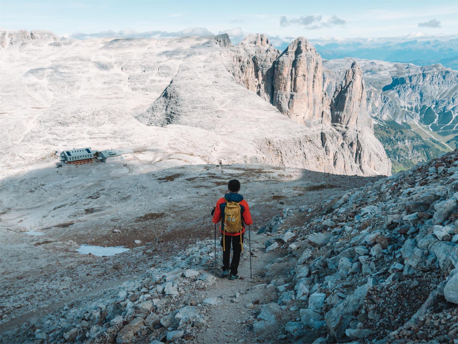 Wanderung zum Gipfel des Piz Boé in der Sellagruppe Corvara 2 suedtirol.info