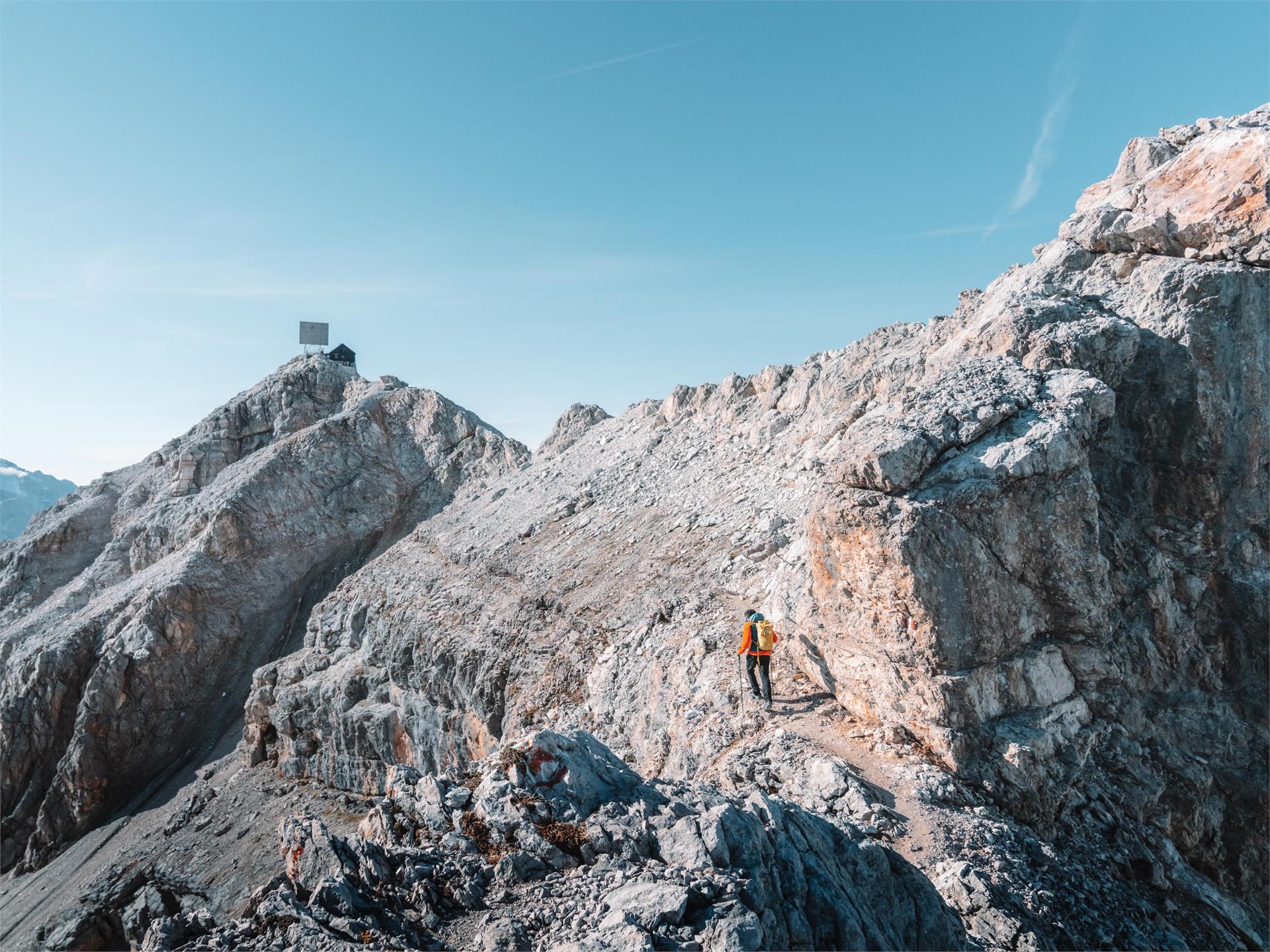 Wanderung zum Gipfel des Piz Boé in der Sellagruppe Corvara 1 suedtirol.info