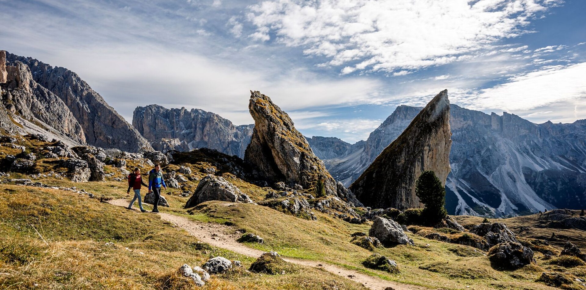 Seceda - Ridge Line through the Forcella Mezdì - Dolomites Region Val Gardena - #10 - suedtirol.info