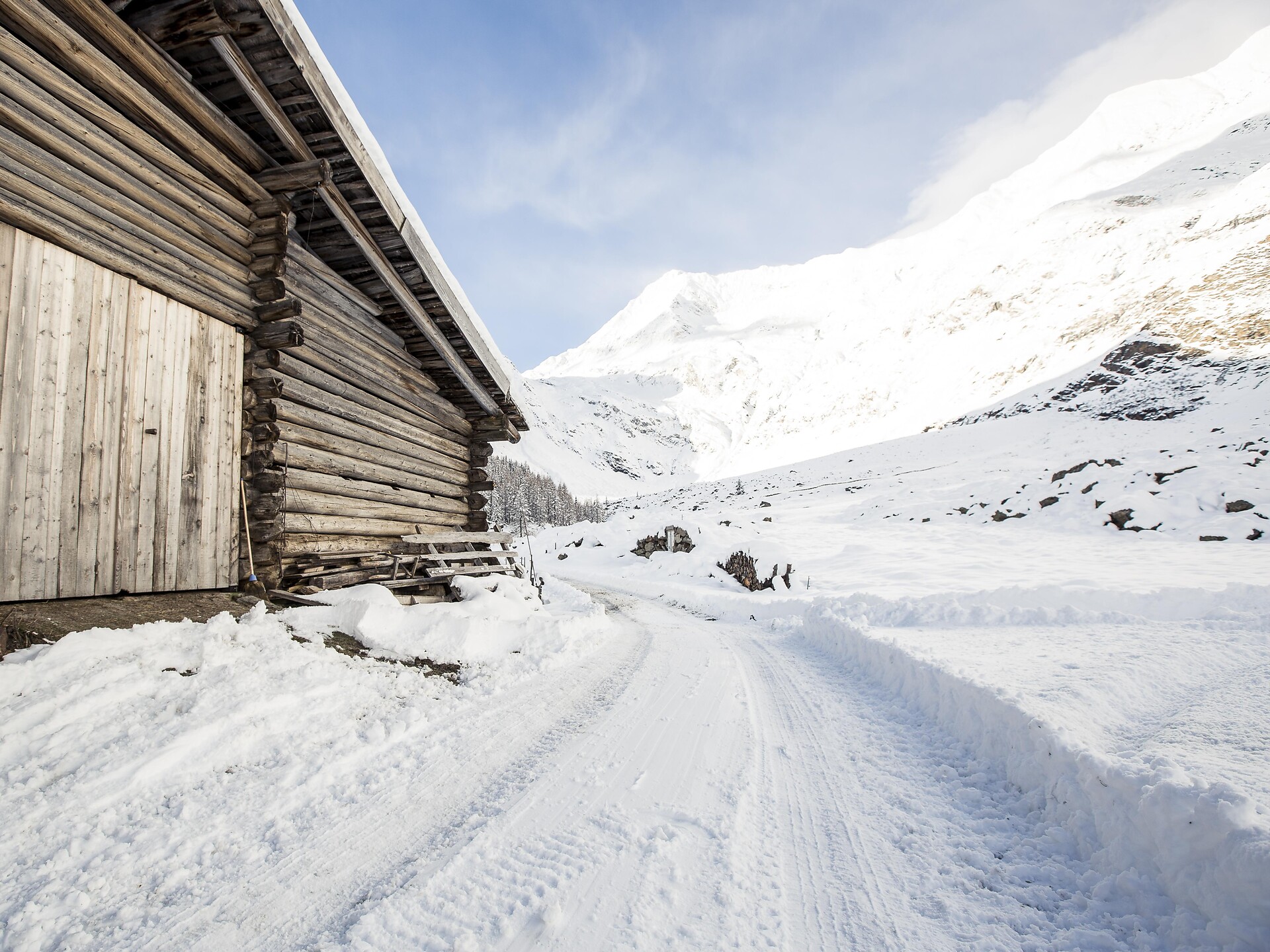 Winter Hike from Plan into the Lazinsertal Valley