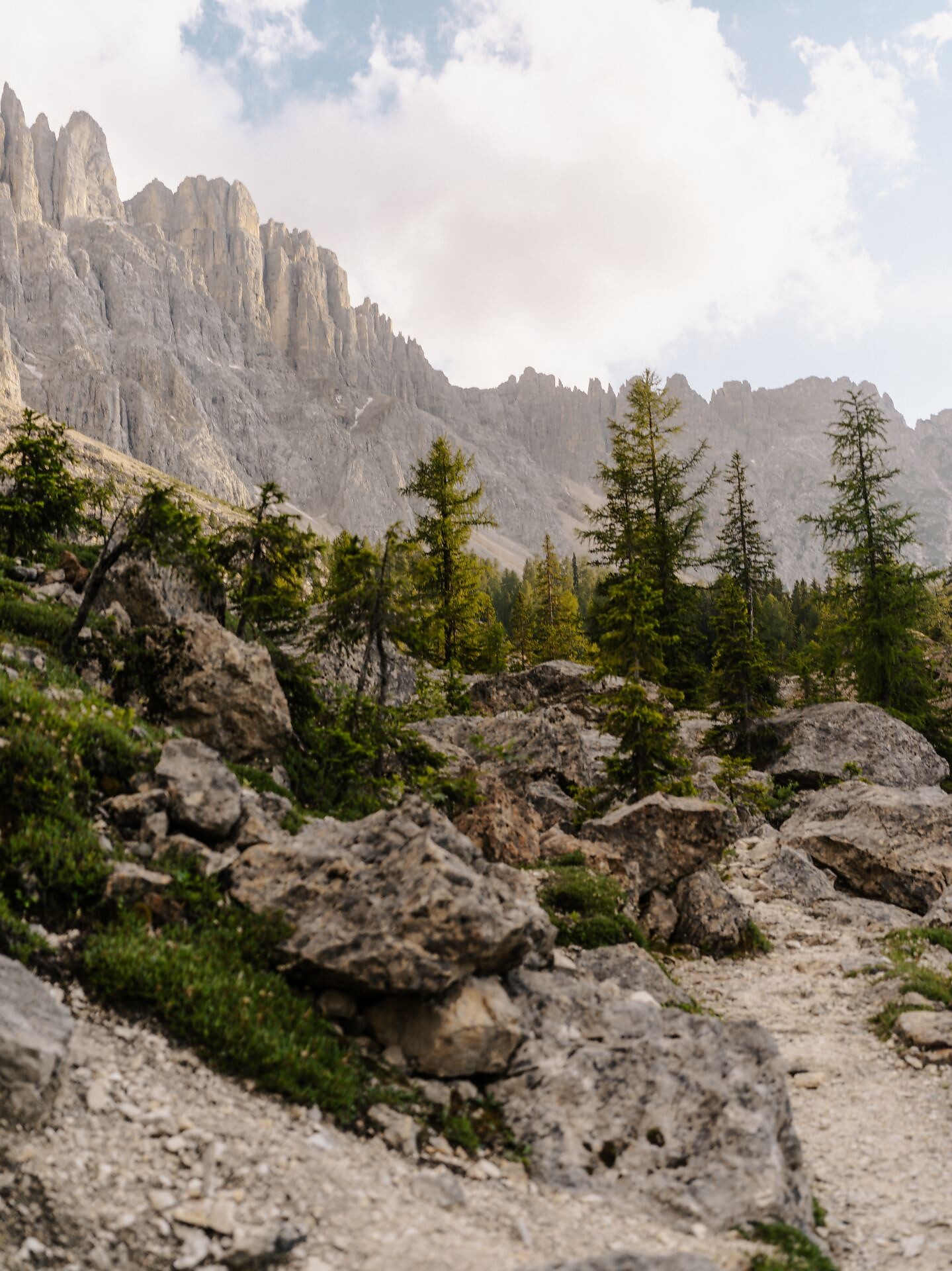 To the Latemar Labyrinth from Lake Carezza - Dolomites Region Eggental - #3 - suedtirol.info
