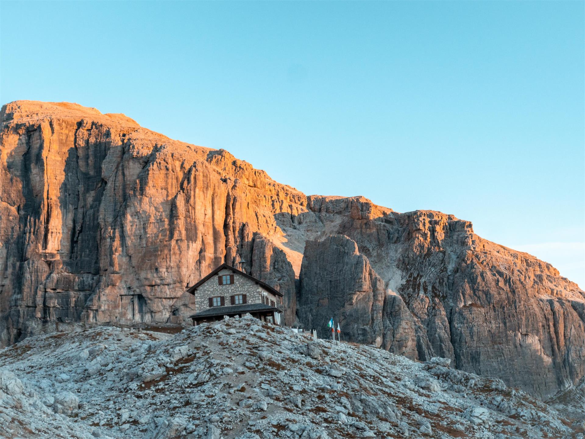 Hike from the Franz Kostner hut to Corvara via Crëp de Sela Corvara 3 suedtirol.info