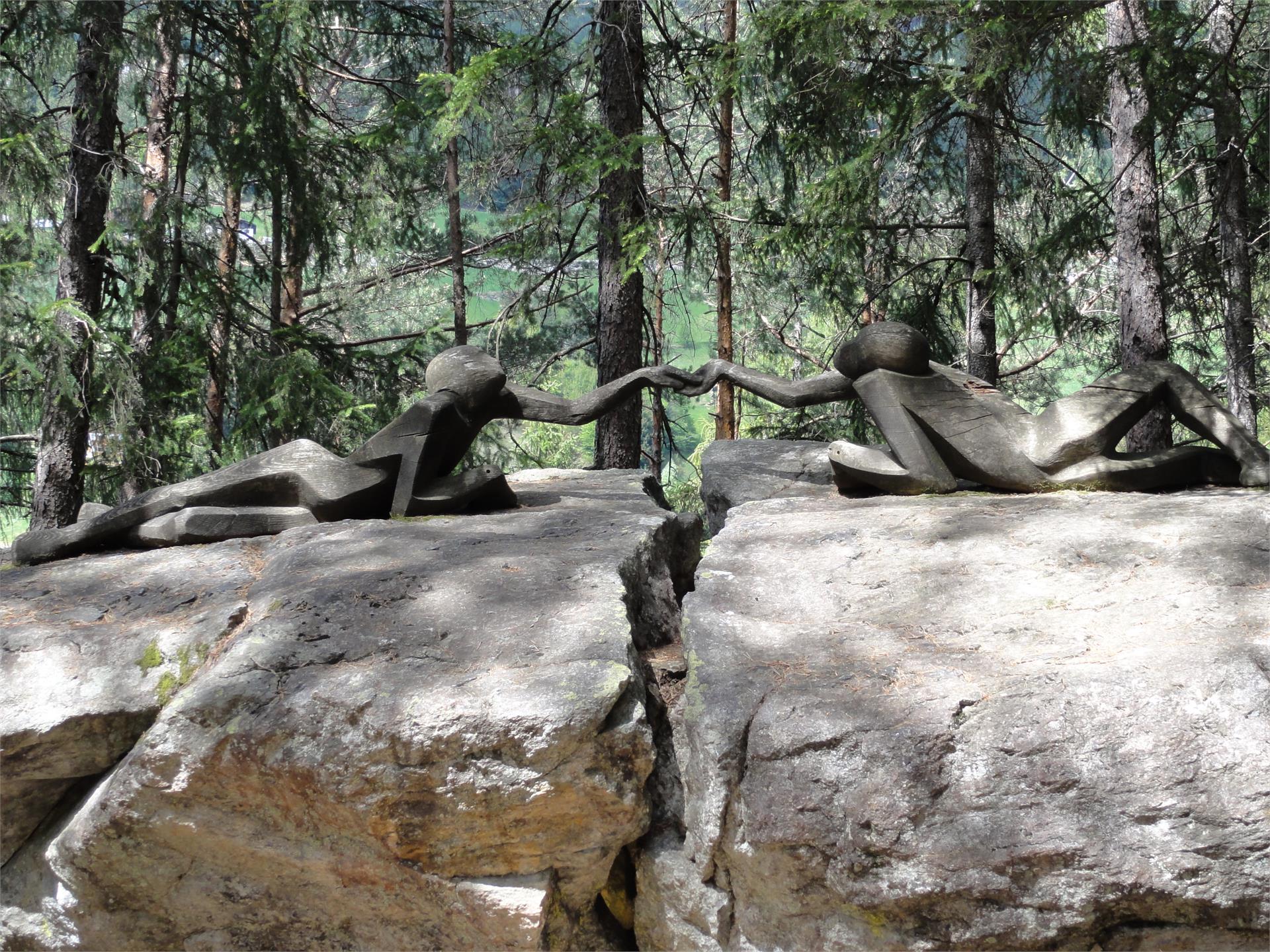 Franziskusweg bei den Reinbach Wasserfällen Sand in Taufers 3 suedtirol.info