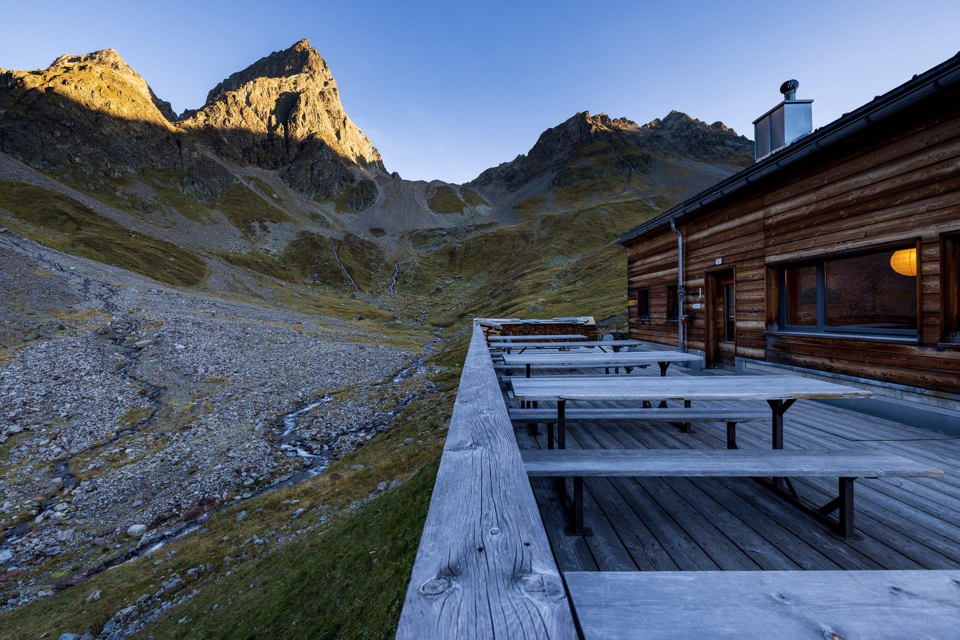 Weitwanderung 1. Etappe: Guarda – Chamonna Tuoi CAS  2 suedtirol.info
