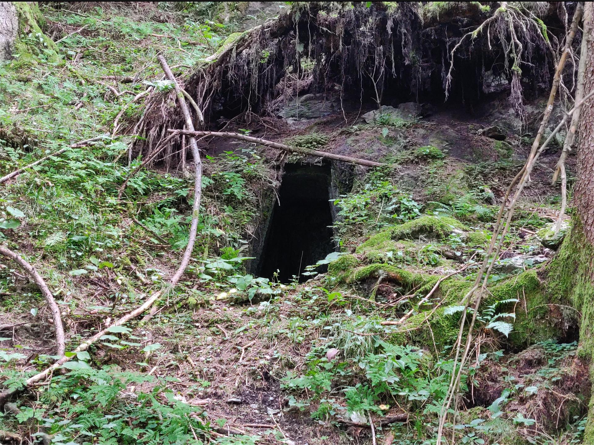 Hiking tour to the eerie holes - "Antrische Löcher" Luttach/Lutago Ahrntal/Valle Aurina 1 suedtirol.info