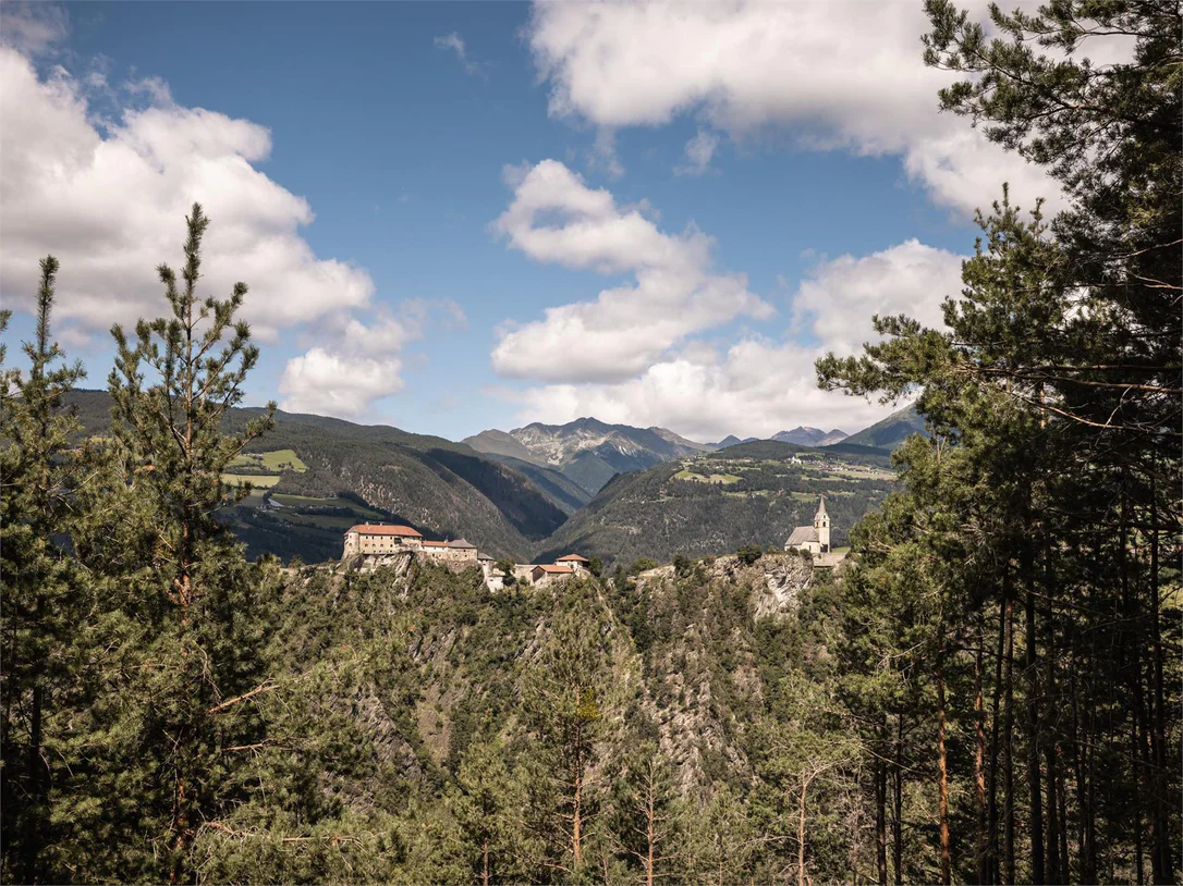 Walk to the viewpoint "Waldertor"