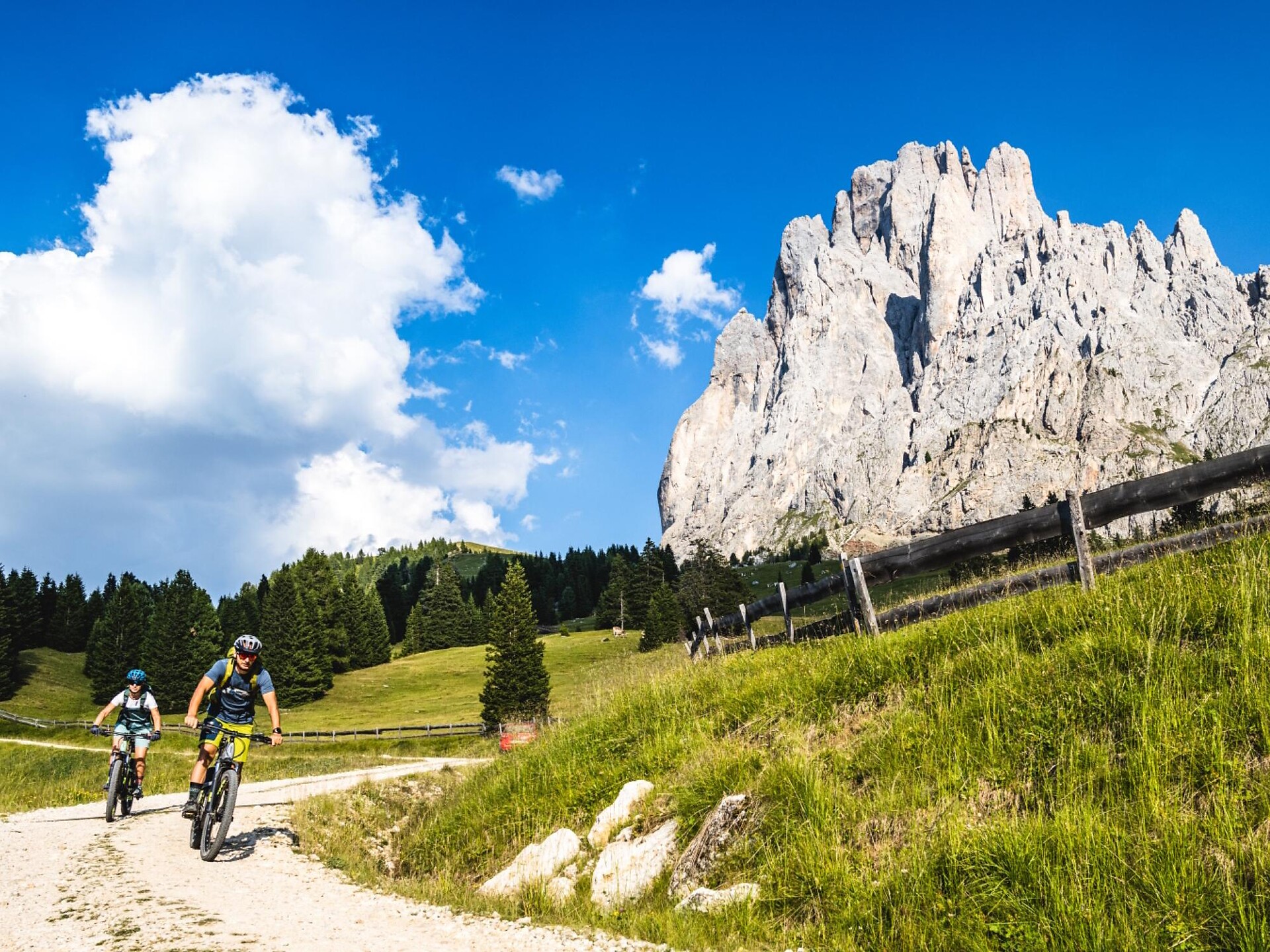 472 Al laghetto di Fiè per l'Alpe di Siusi - Regione dolomitica Val Gardena - #11 - suedtirol.info