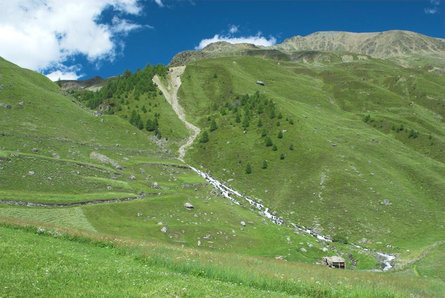 Escursione in montagna al Rifugio Pio XI. lungo il sentiero didattico sul ghiacciaio Palla Bianca Curon Venosta 4 suedtirol.info