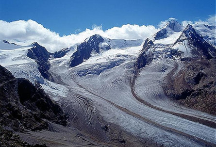 Escursione in montagna al Rifugio Pio XI. lungo il sentiero didattico sul ghiacciaio Palla Bianca Curon Venosta 3 suedtirol.info