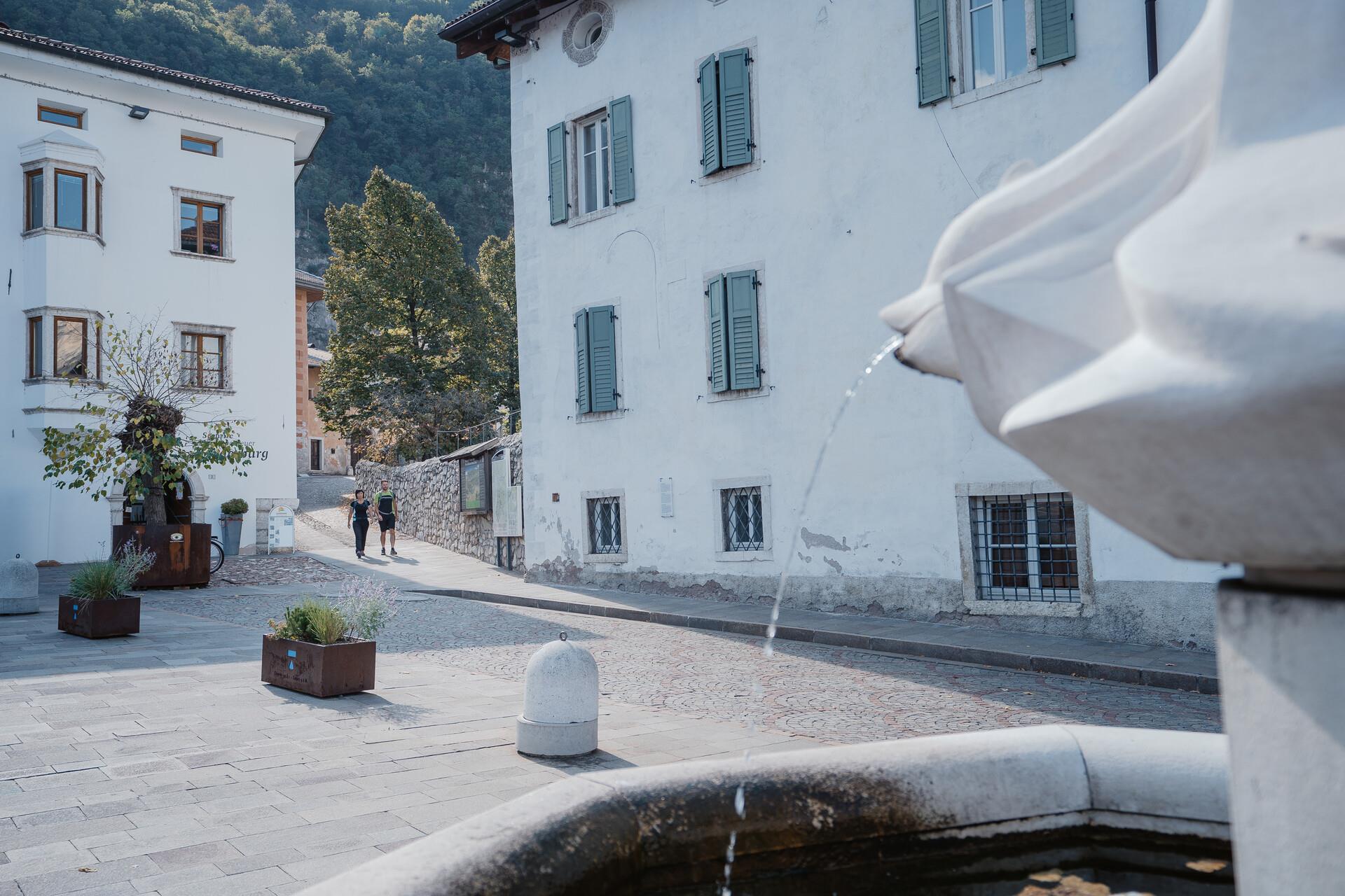 Zur mystischen Haderburg in Salurn Auer 2 suedtirol.info