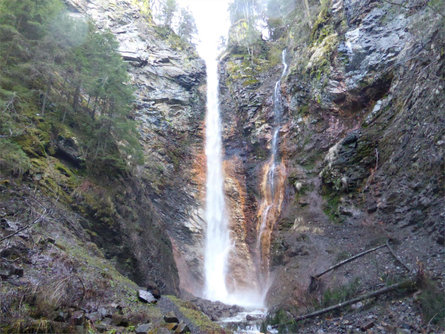 Alla cascata di Valluzza Funes 1 suedtirol.info