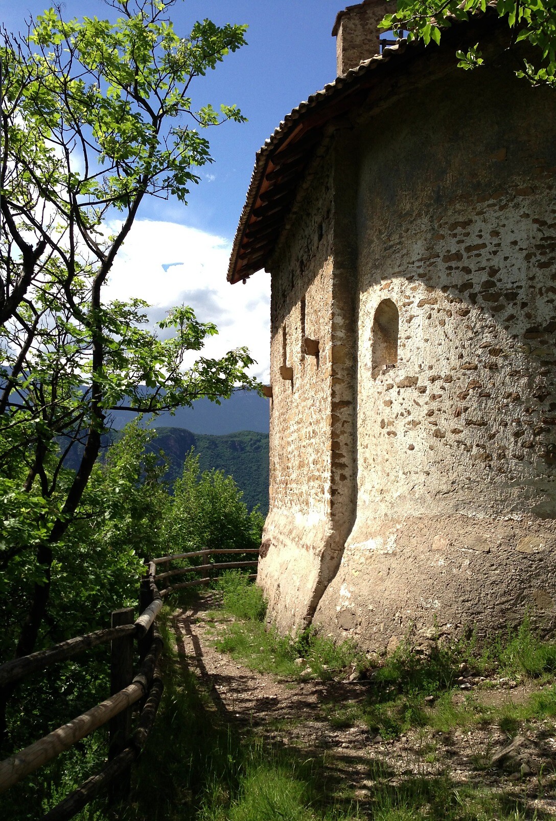 To the chapel Peterköfele Laives/Leifers 3 suedtirol.info