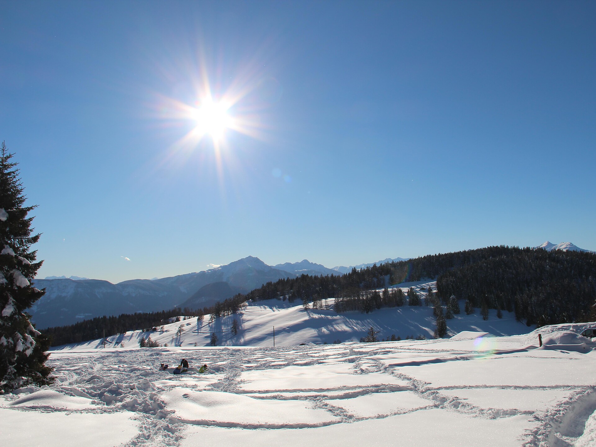 Winter hike to the Leadner Alm Mountain Hut