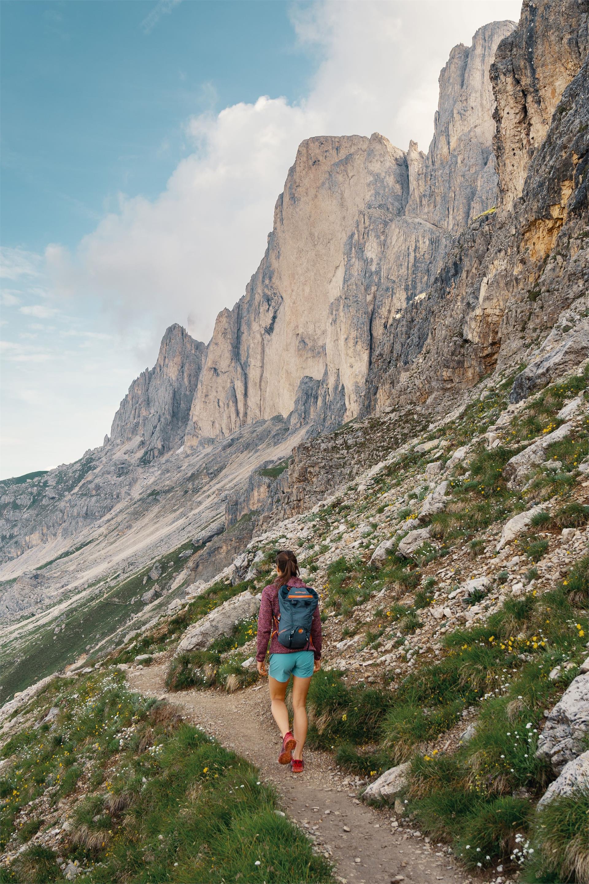 Al Monumento Christomannos Nova Levante 2 suedtirol.info