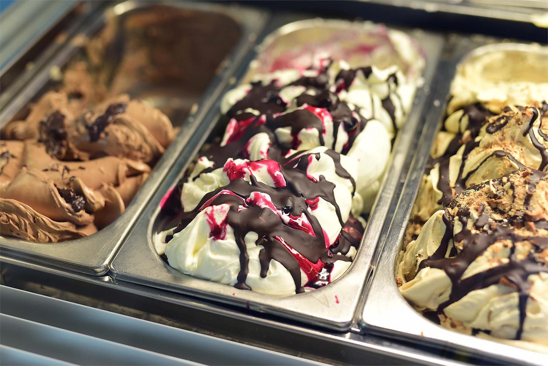 Anny - gelateria Scena 4 suedtirol.info