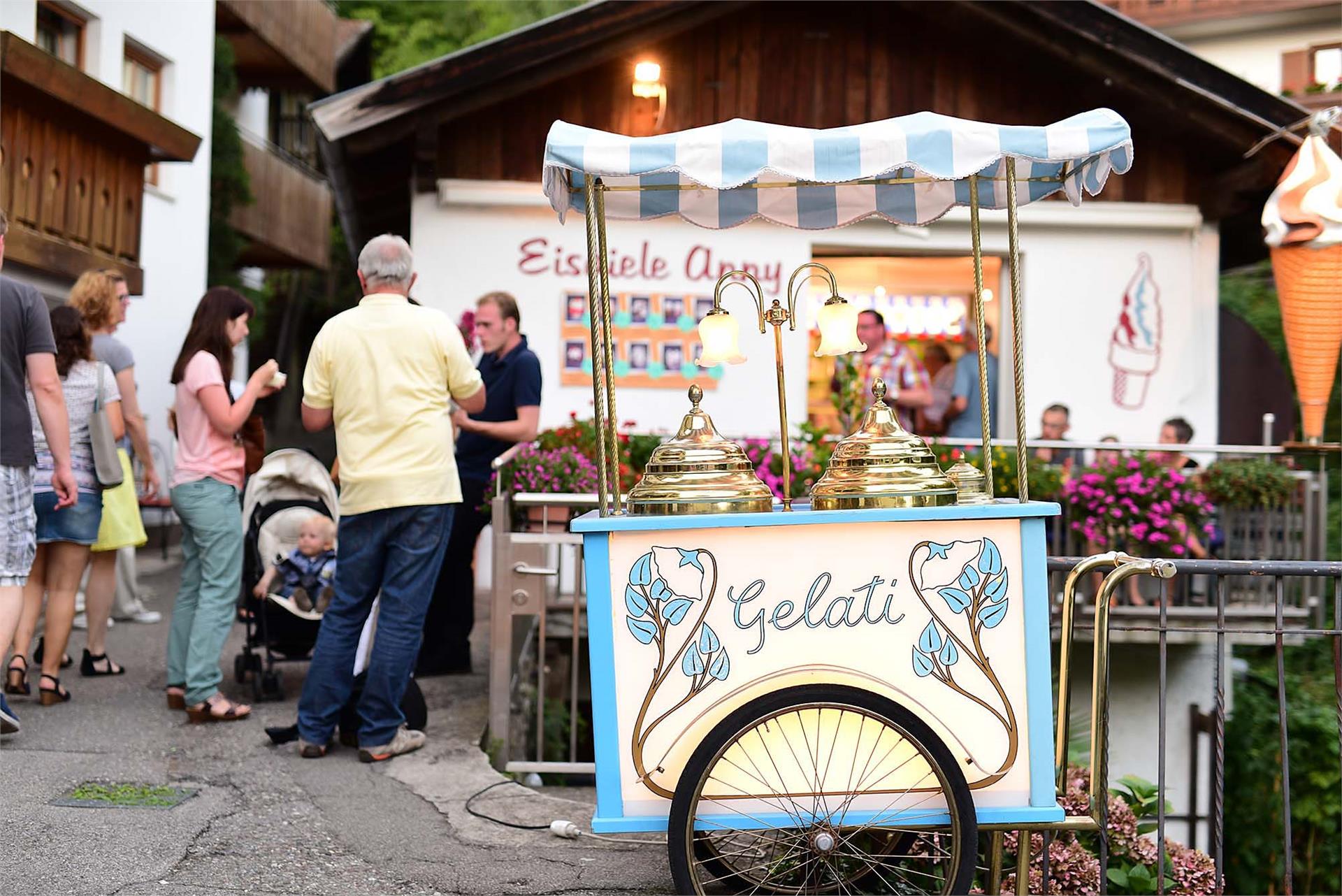 Anny - gelateria Scena 6 suedtirol.info