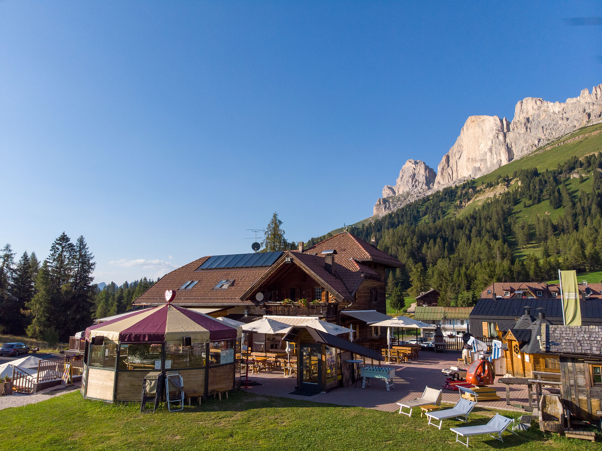 Bar Restaurant Pizzeria ANTERMONT Welschnofen 6 suedtirol.info