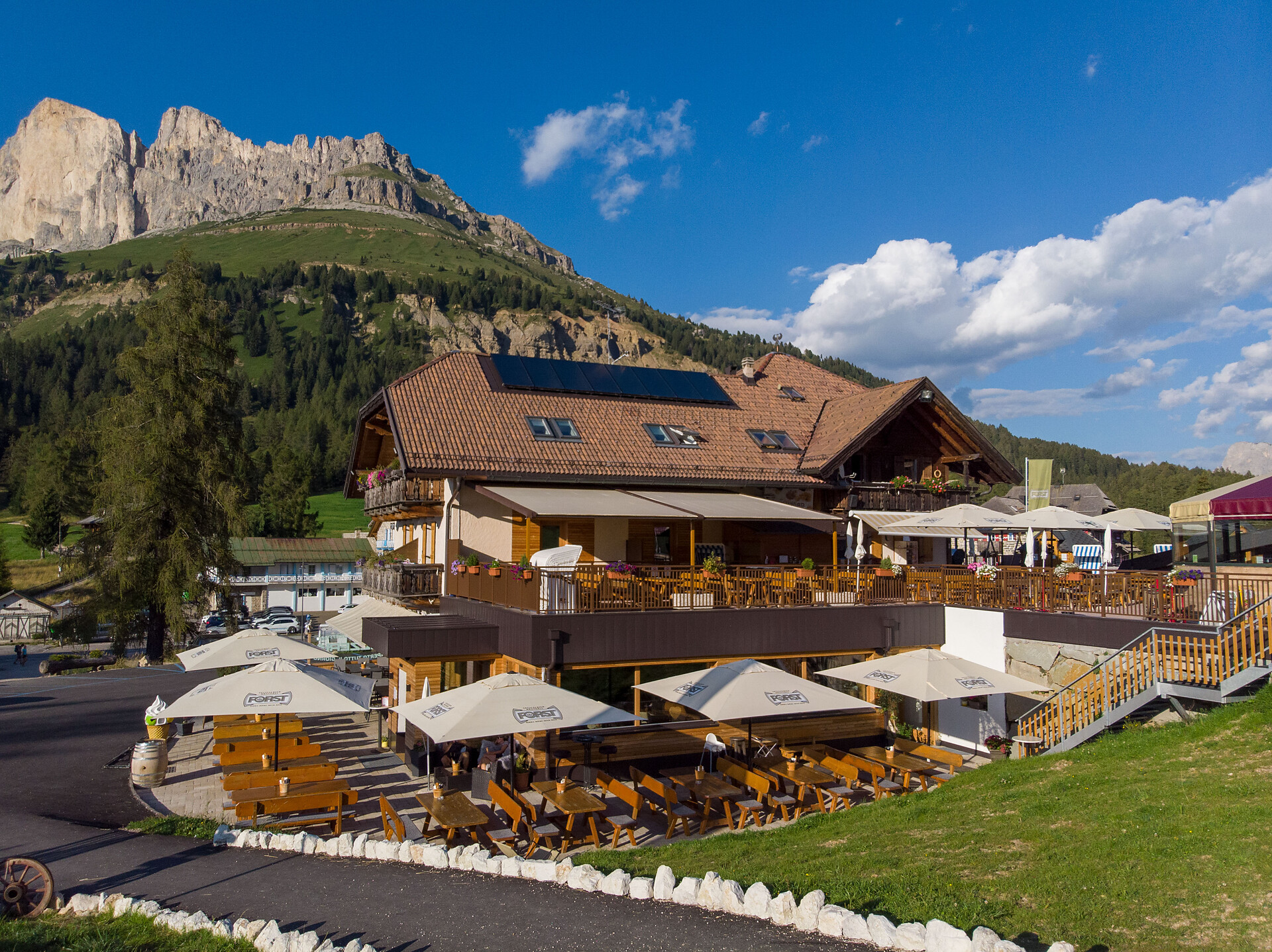 Bar Restaurant Pizzeria ANTERMONT Welschnofen 8 suedtirol.info