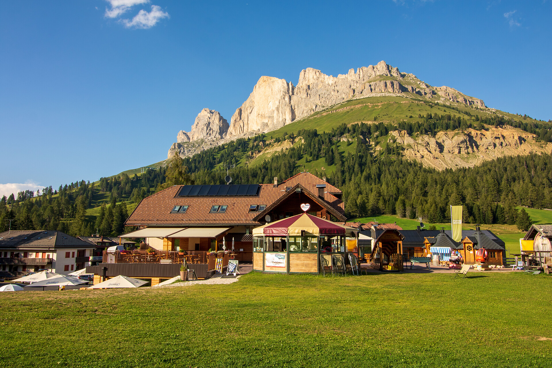 Bar Restaurant Pizzeria ANTERMONT Welschnofen 14 suedtirol.info