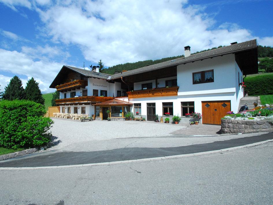 Bar Ristorante Pizzeria Dreimädelhaus Funes 1 suedtirol.info