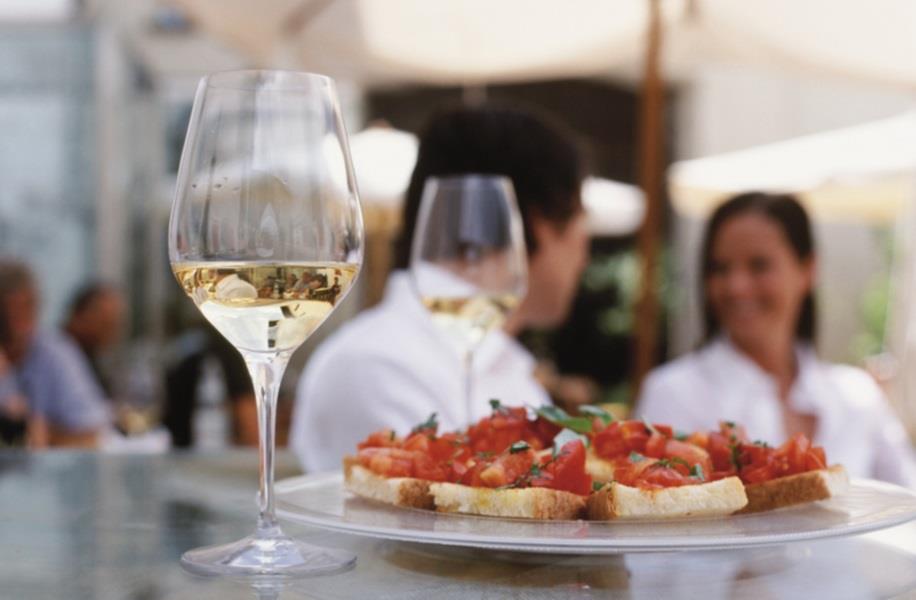 Bar Bistro Club Santner`s Kastelruth/Castelrotto 2 suedtirol.info