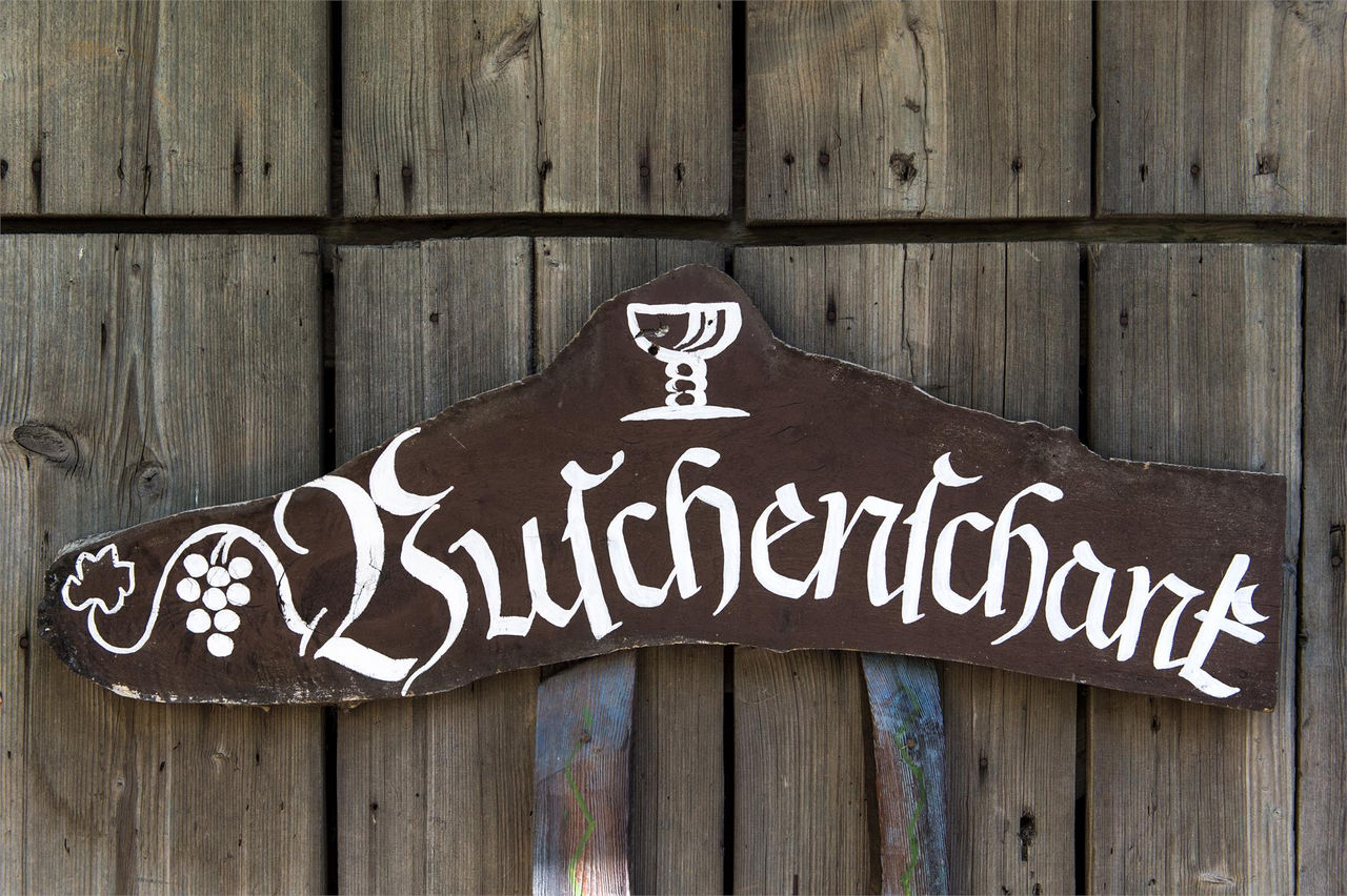 "Buschenschank" Unterweirachhof Tavern Partschins/Parcines 7 suedtirol.info