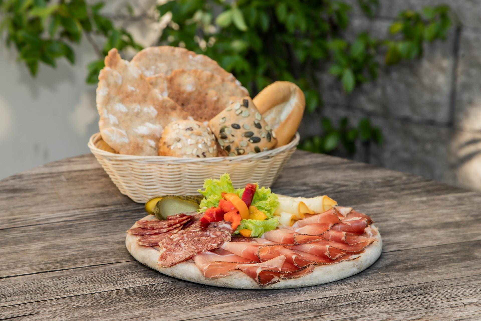 Bar Vaja Egna 10 suedtirol.info