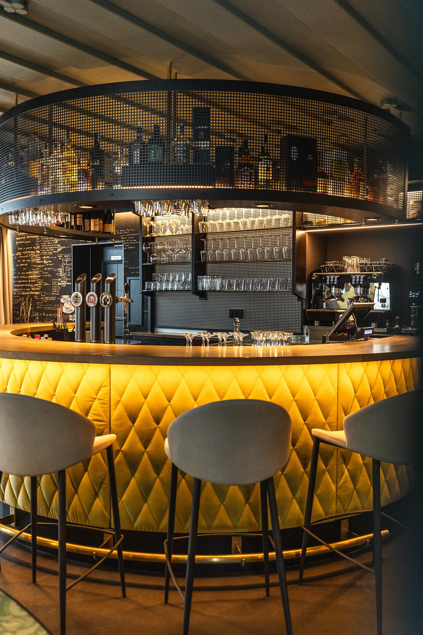 Bar Bistro Dolomiten Welschnofen/Nova Levante 15 suedtirol.info