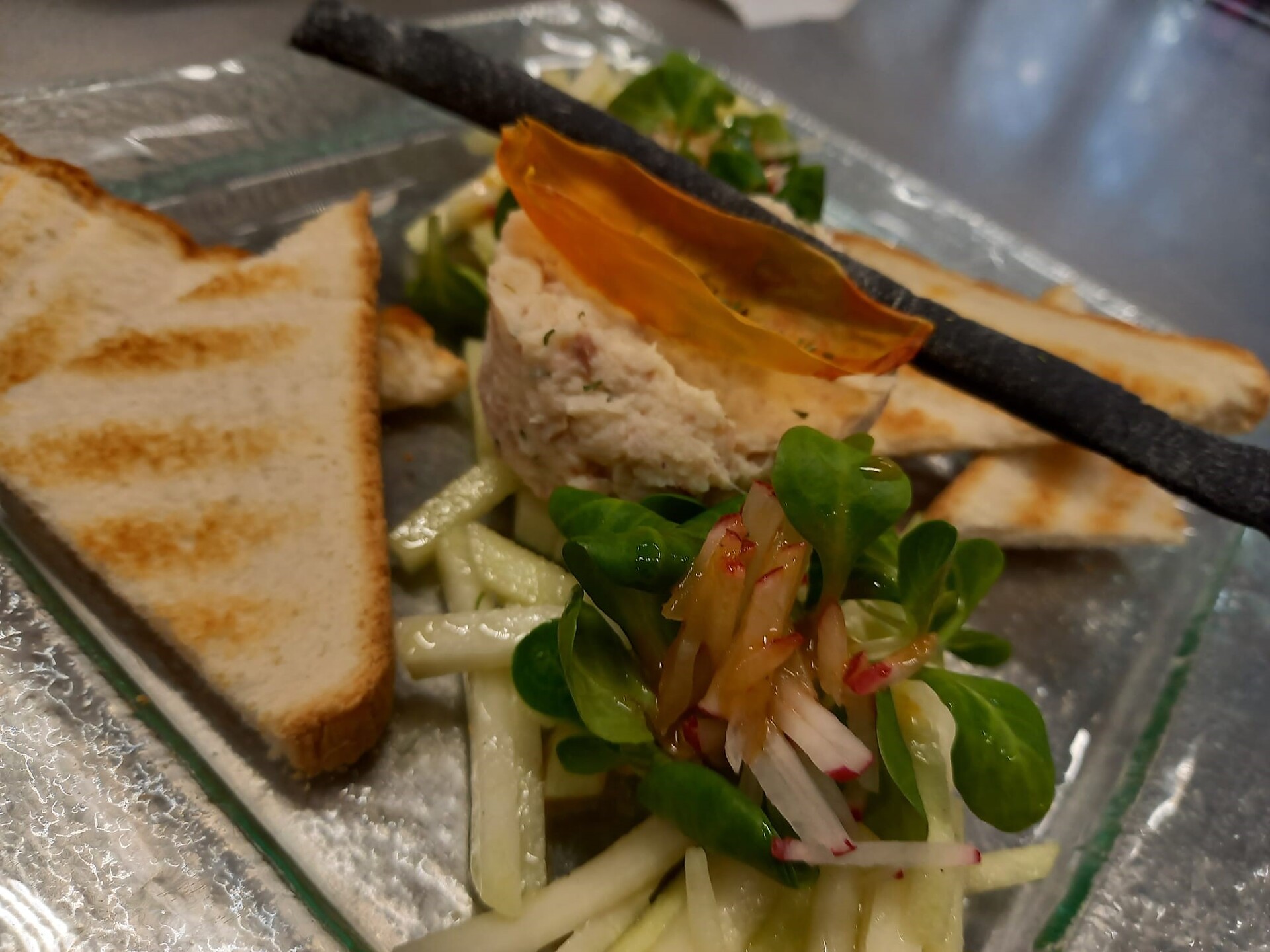 Tartar von der alpinen Räucherforelle