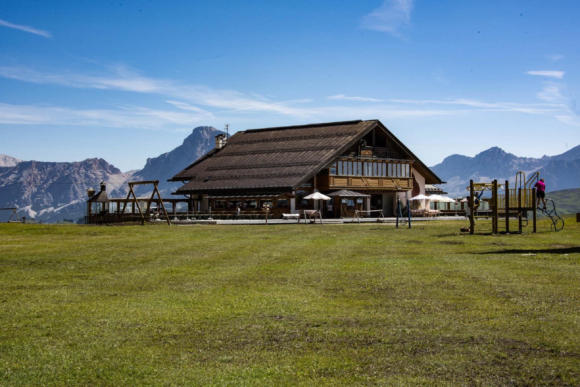 Bec de Roces Hütte Corvara 1 suedtirol.info